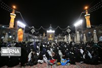 ترنم مناجات زیر چتر بهار دل‌انگیز قرآن در حرم رضوی