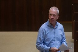 گالانت بار دیگر کابینه را ترک کرد!