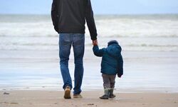 ۳۲ سالگی میانگین سن پدر در اولین فرزندآوری