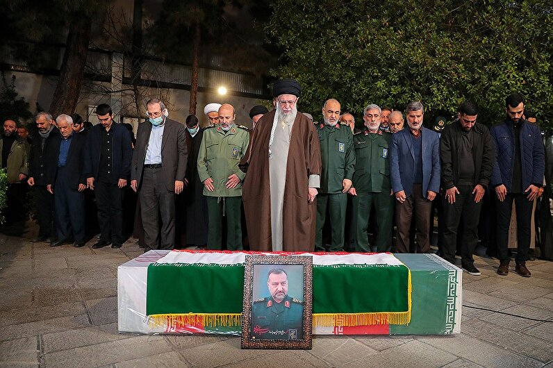 اقامه نماز رهبر انقلاب بر پیکر سردار شهید سید رضی موسوی
