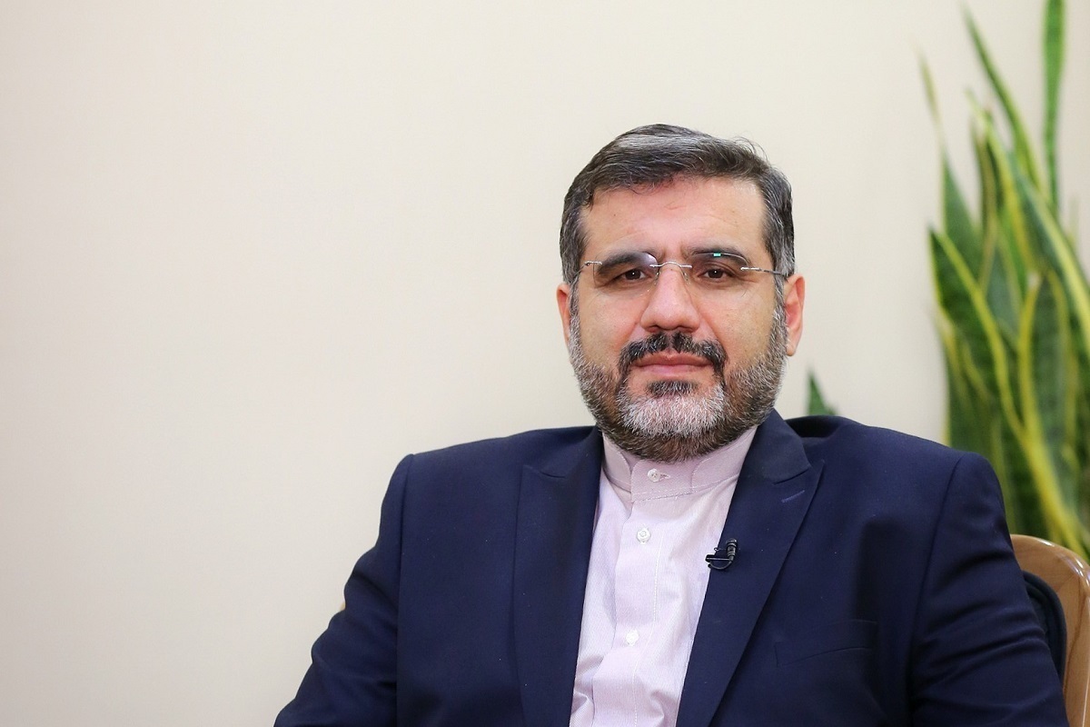 باید با کسانی هم که همفکر ما نیستند همکاری و تعامل کنیم