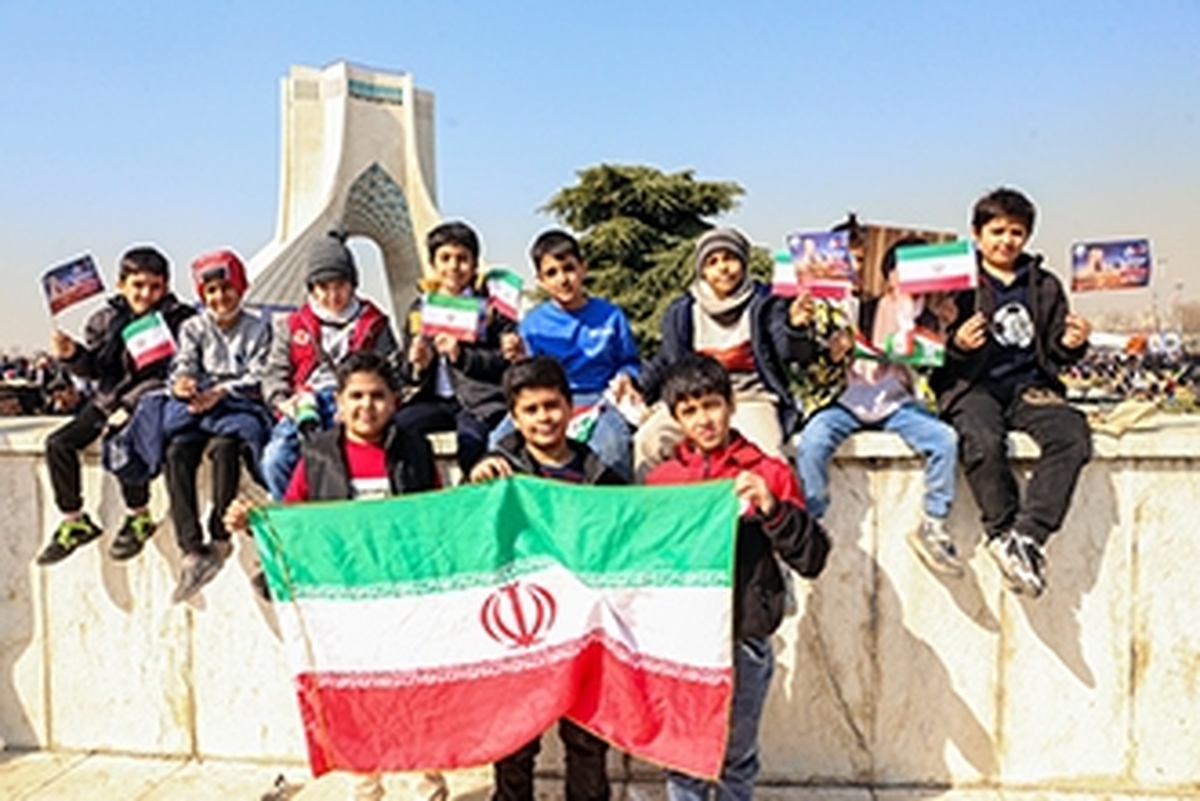 جمهور پای کار انقلاب 
