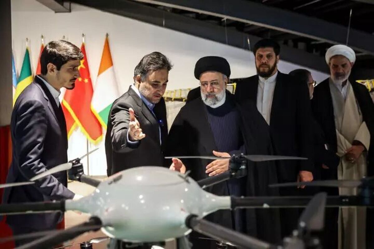 بازدید رئیس‌جمهور از خانه نوآوری و فناوری ایران در نمایشگاه بین‌المللی تهران
