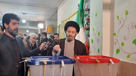 داشتن مجلس قوی برای رفع مشکلات ضروری است