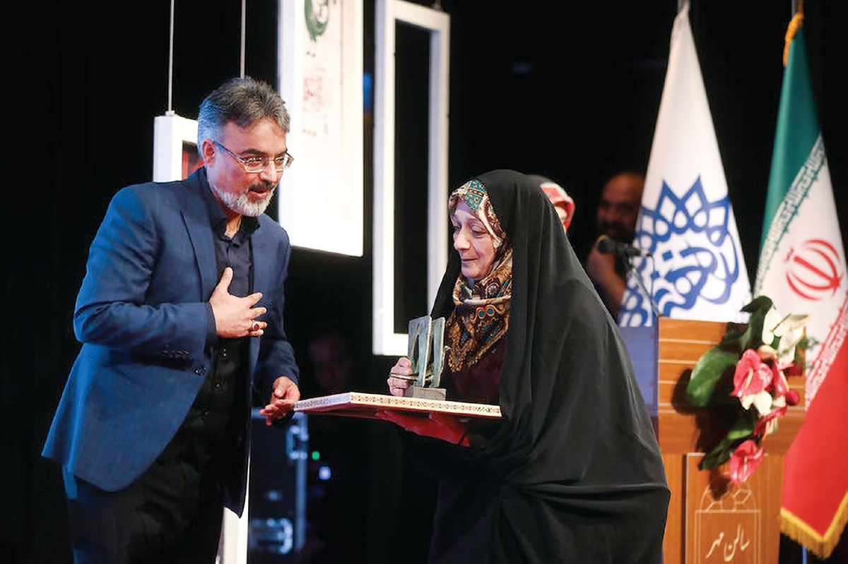 جشنواره داستان و شعر انقلاب به ایستگاه سیزدهم رسید 