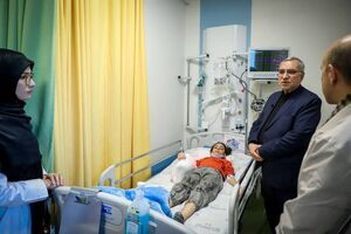 توضیح وزیر بهداشت درباره درمان رایگان کودکان