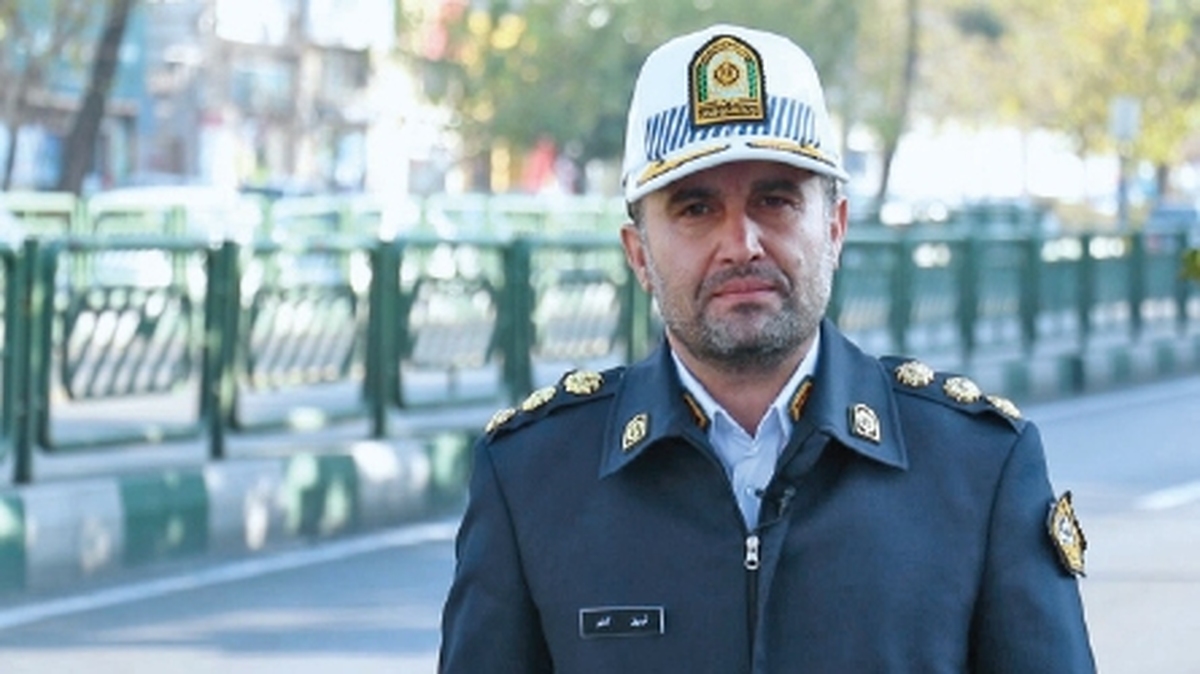 جمع‌آوری وانت‌های میوه‌فروش متخلف وظیفه شهرداری است