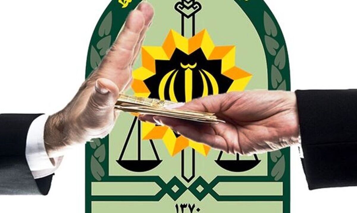 ماموران پلیس مراغه رشوه دلار و سکه را رد کردند