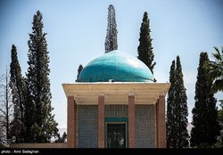 سعدی آخرالزمان؛ چرا شیخ اجل را «معلم زبان فارسی» می‌دانند؟