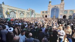 تشییع پیکر مطهر شهید غیرت بر دستان مردم سبزوار