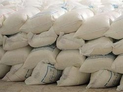 کشف ۳ تن آرد احتکار شده در دورود