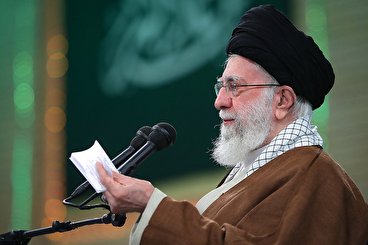 رهبر انقلاب: باید هویت ایرانی و اسلامی و شخصیت ملی را در کودکان کشور زنده کنیم