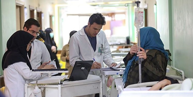 این پزشک همه ایرانیها را ویزیت میکند! این پزشک همه ایرانیها را ویزیت میکند!