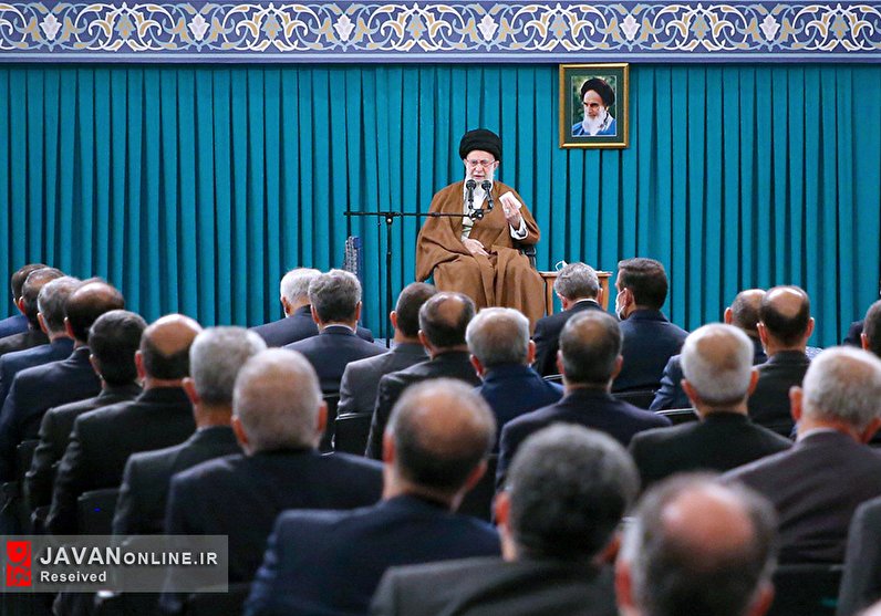 دیدار مسئولان و سفیران وزارت خارجه با رهبر انقلاب