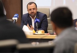 وزیر اقتصاد: از سال ۹۷ وارد جنگ تمام عیار ارزی شده‌ایم/ تراز تجارت غیرنفتی مثبت شد