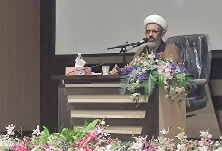 ابعاد شخصیتی امام راحل در جامعه تبیین شود