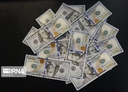 قیمت دلار مرکز مبادله کاهش یافت