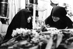 شجاعت در شرایط دشوار را در وجود همراهانش تثبیت می‌کرد