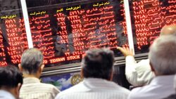 جنجال نرخ خوراک پتروشیمی‌ها در بازار سرمایه/ علت واقعی ریزش بورس چه بود؟