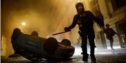 هجوم یک خودروی متعلق به معترضان به خانه شهردار حومه پاریس