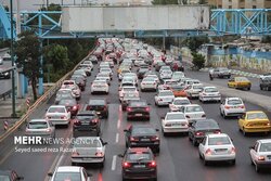 ترافیک سنگین در آزادراه کرج - تهران