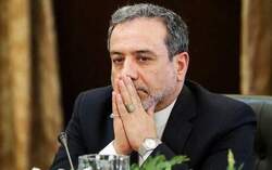 کت‌دوزی «سازندگی» با دکمه شکسته‌بسته عراقچی!
