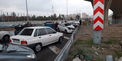 مصدومیت ۷ نفر بر اثر تصادف زنجیره‌ای در اتوبان تهران-قم