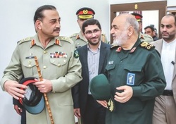 آماده‌ايم مرزهاي امنيتي ايران و پاكستان را اقتصادي كنيم