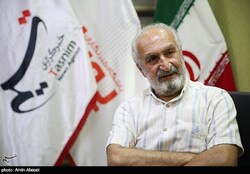 وصیت کردم فیلمنامه سریال امام حسین(ع) را با من خاک کنند/ تعهدی که بغض «مجتبی فرآورده» را شکست