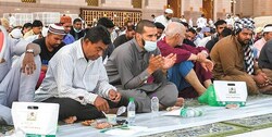 سفره‌های افطار ماه ذی‌الحجه در مسجدالنبی +عکس