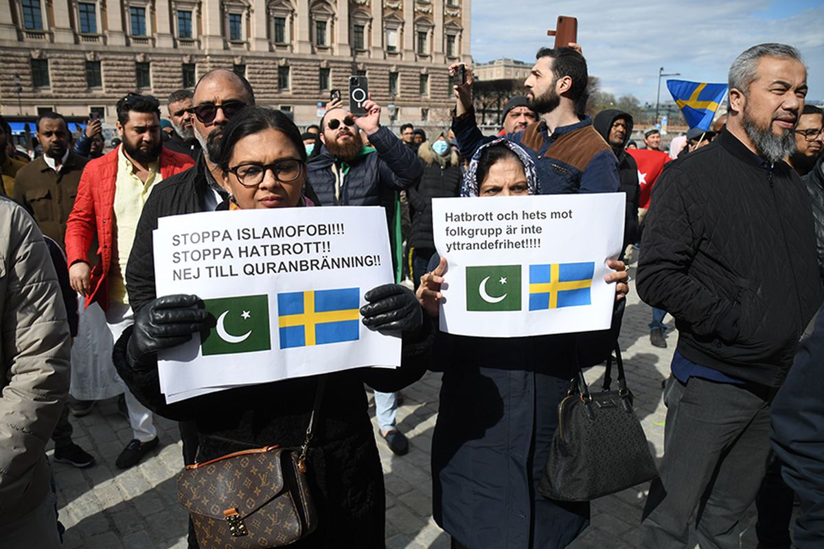 زمزمه تحریم محصولات سوئدی از سوی مسلمانان/ جهان اسلام هتاکان به قرآن را مجازات می‌کند