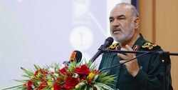 سرلشکر سلامی:‌ بحران هویت بزرگترین آسیب جوامع غربی است/ مدرسه باید برای حفظ هویت فرهنگی، دینی و معرفتی جوانان تلاش کند/  معلمان در قلب جنگ نرم و مهمترین عناصر مقابله با دشمن هستند