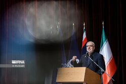 افزایش ۱۷ میلیارد لیتری توزیع بنزین در سال ۱۴۰۲/ صادرات گازوئیل از تیرماه آغاز شد