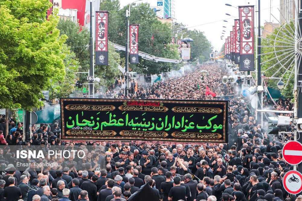 تصویری حیرت انگیز از حضور مردم در حسینه اعظم زنجانی ها