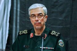 سرلشکر باقری: بخش بسیاری از تجهیزات نظامی ما، امکان نمایش در رژه امروز را نداشت