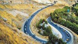 ترافیک سنگین در جاده چالوس و آزادراه تهران - شمال
