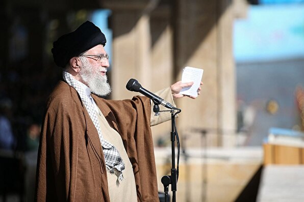 رهبر انقلاب: زلزله ویرانگر ۱۵ مهر یک شکست اطلاعاتی و نظامی غیرقابل ترمیم برای رژیم صهیونیستی است