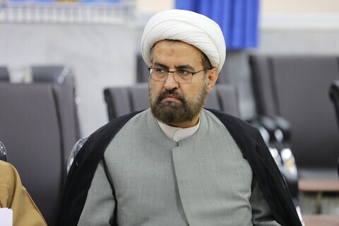 مبارزه با بدعت ها و دفاع از دین رسالت طلاب است