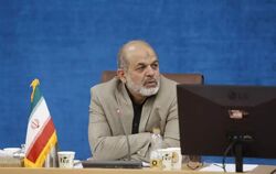 وزیر کشور: بازارچه‌های مرزی یکی از راه‌های دلار زدایی است