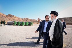 ساحل عمان به زاینده&zwnj;رود می&zwnj;رسد