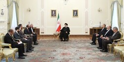 رئیسی در دیدار وزیر خارجه ارمنستان: ایران آماده کمک به حل و فصل اختلافات آذربایجان و ارمنستان است