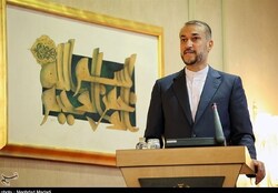 ما پیام آمریکایی‌ها را دریافت کردیم آن‌ها کاملا نادرست می‌گویند