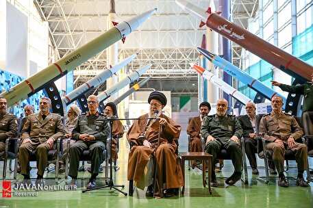 بازدید رهبر معظم انقلاب از نمایشگاه دستاوردهای نیروی هوافضای سپاه پاسداران
