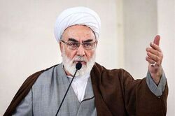 رئیس دفتر رهبری: توصیه حضرت آقا به مسئولان، رفع مشکلات معیشتی و گرفتاری‌های مردم است