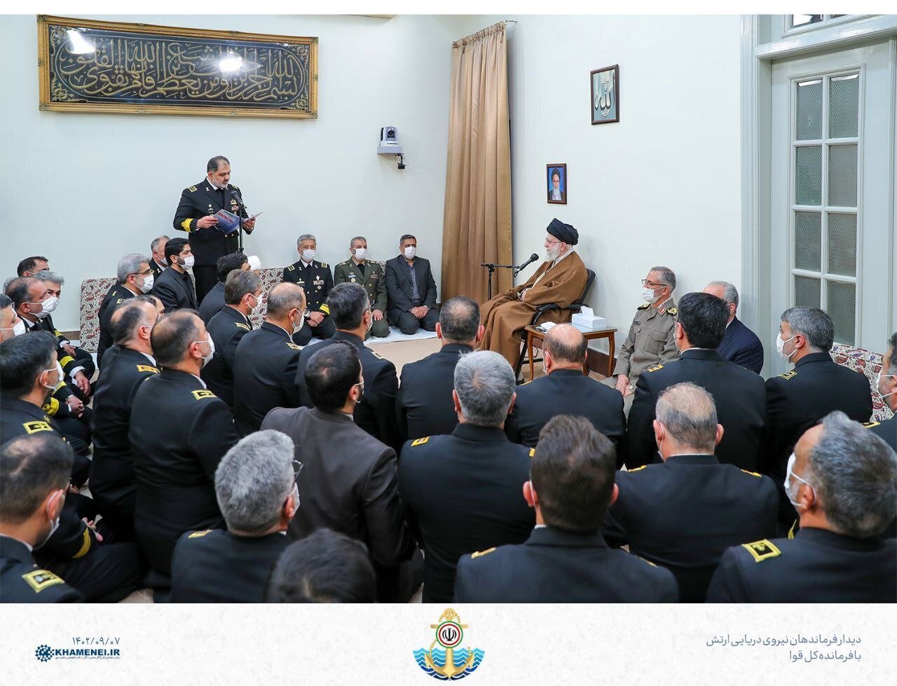 دیدار جمعی از فرماندهان و مسئولان نیروی دریایی با رهبر انقلاب/ عکس