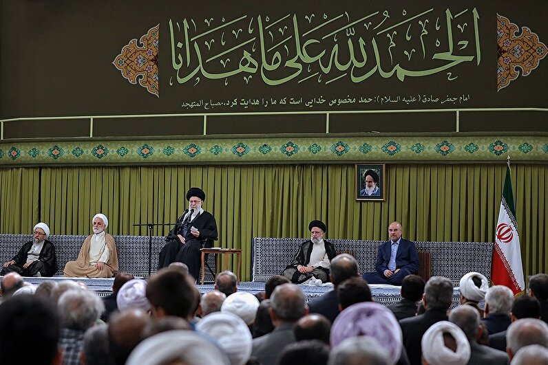 فیلم کامل بیانات رهبر انقلاب در دیدار مسئولان نظام و سفرای کشورهای اسلامی
