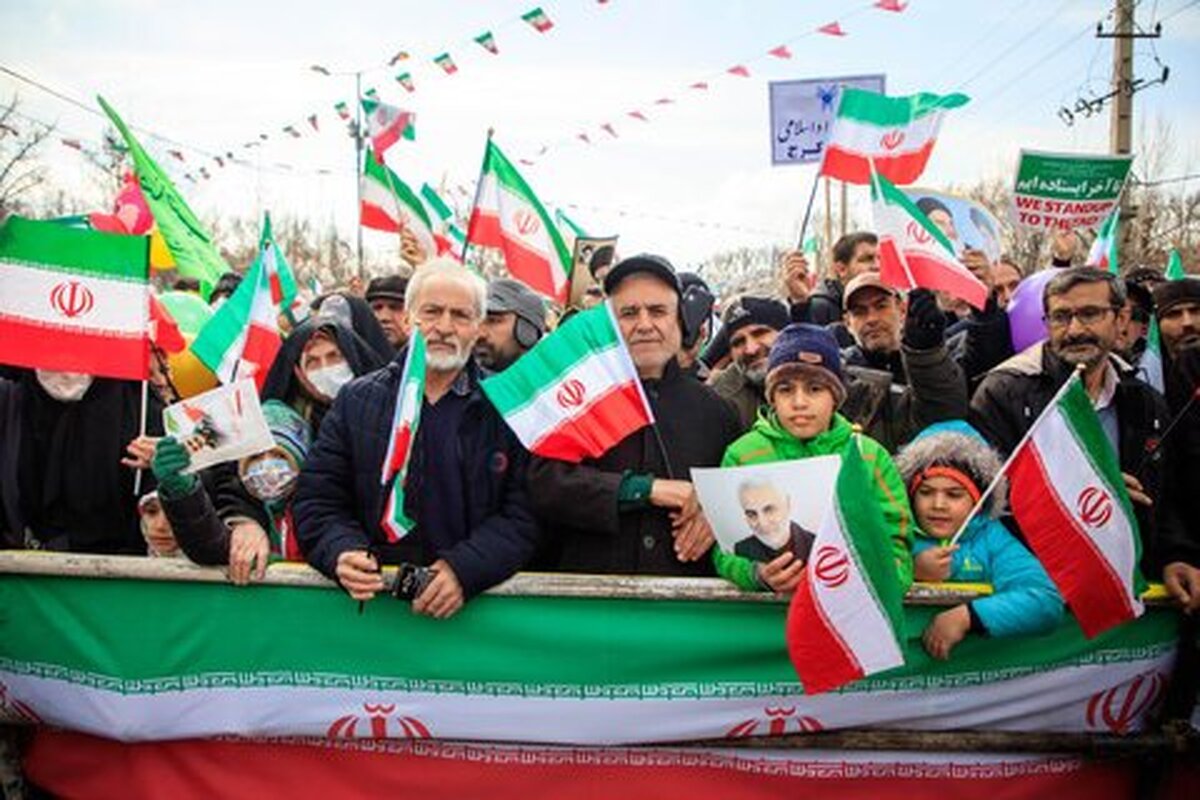 بسیج آتش نشانی کرج برای تأمین ایمنی راهپیمایی ۲۲ بهمن