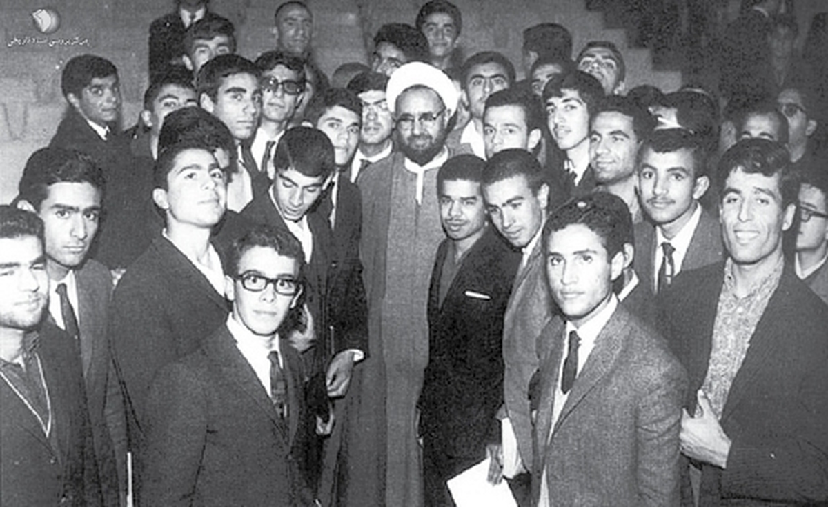 بدون رسیدگی به درد نسل جوان نمی‌توان جلوی انحراف‌هایش را گرفت