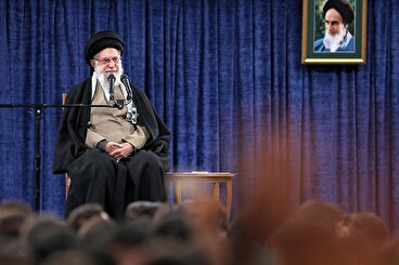 رهبر انقلاب: مذاکره با دولت فعلی آمریکا موجب رفع تحریم‌ها نخواهد شد بلکه گره تحریم‌ها را کورتر خواهد کرد