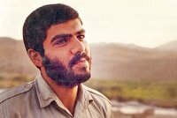 فرمانده گردان «یازهرا» با پای برهنه به نیروهایش سرکشی می‌کرد